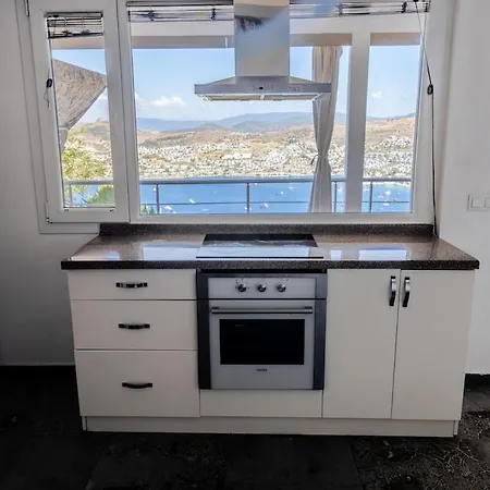 Stunning Sea View Cosy Apartament